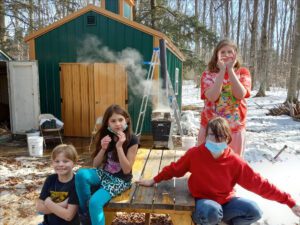 Read more about the article SEEDS EcoSchool Students Making Maple Syrup!